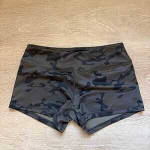 Born Primitive Double Take Booty Shorts 2.5 Camouflage Small